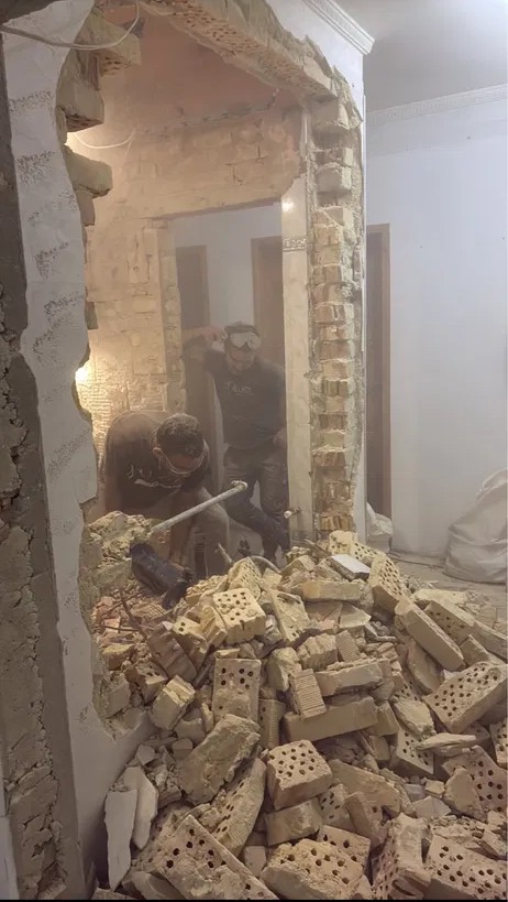 Демонтаж на преградна стена